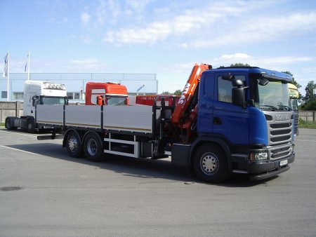 Scania G410 с подъёмником Atlas 172.3 (2 автомобиля)